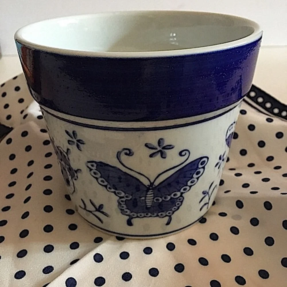 Vintage Retro Mod Farmhouse Asian Blue White Ceramic Butterfly Pot vase